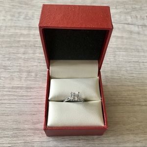 ❌ SOLD ❌ Berricle Swarovski Princess Cut Ring